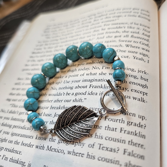 Turquoise Beaded Bracelet with Silver Leaf Charm - Picture 3 of 7